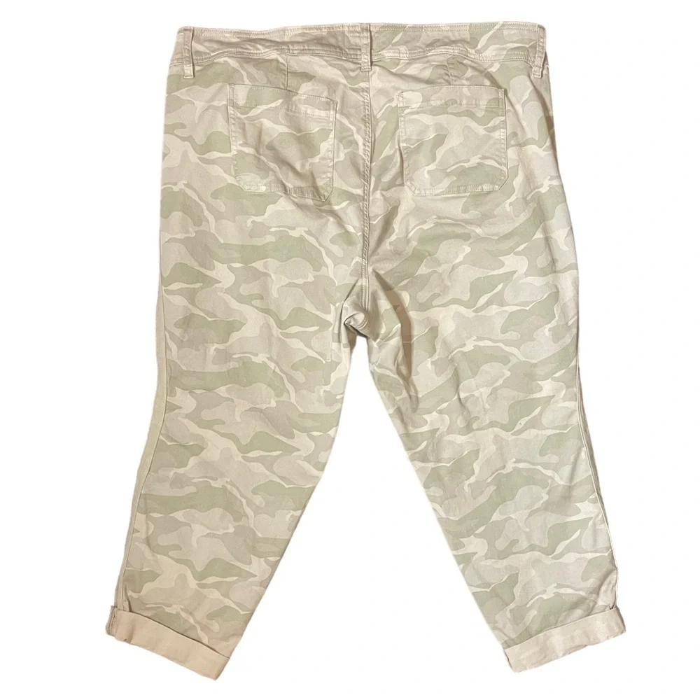 Torrid Crop Aviator Skinny Stretch‎ Twill Mid-Rise Pant In Camo